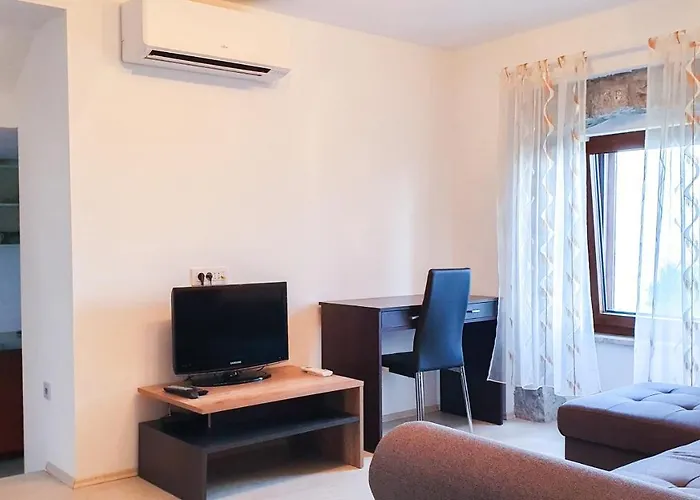 Apartman Bugenvilija *