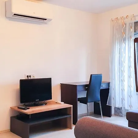 Apartment Bugenvilija *